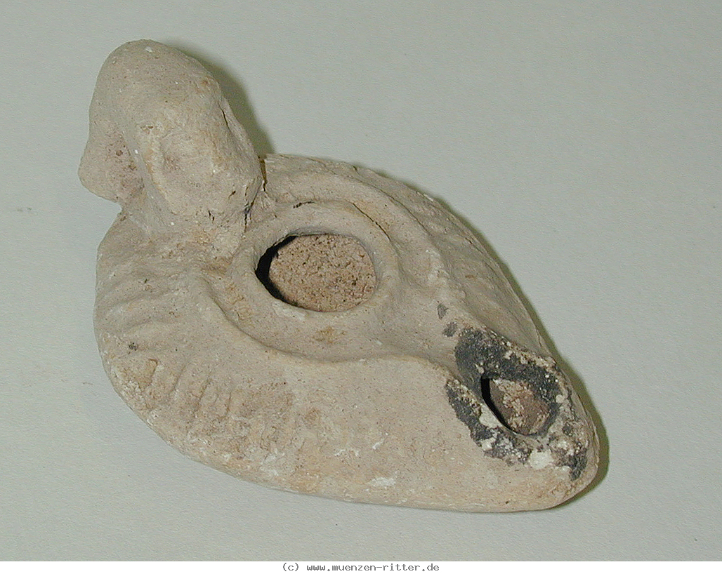 Klicken Sie auf das Bild um es auf Ihrem Rechner zu speichern rom-oellampe/17125.jpg