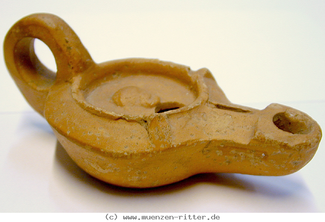 Klicken Sie auf das Bild um es auf Ihrem Rechner zu speichern rom-oellampe/24142.jpg
