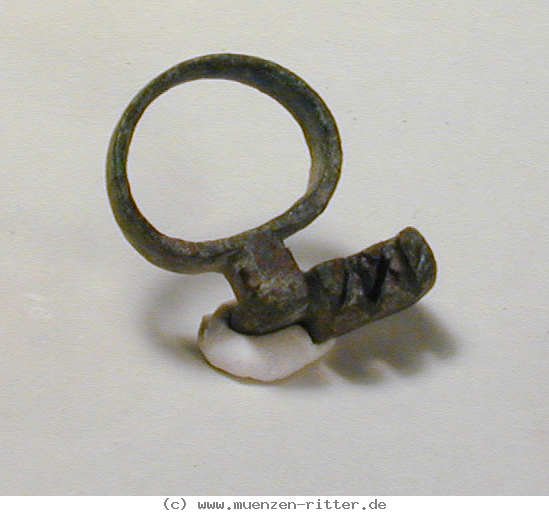Klicken Sie auf das Bild um es auf Ihrem Rechner zu speichern rom-ringschluessel/12391.jpg