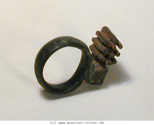 Klicken Sie auf das Bild um es auf Ihrem Rechner zu speichern rom-ringschluessel/12405.jpg