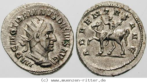 Klicken Sie auf das Bild um es auf Ihrem Rechner zu speichern traianus-decius-antoninian/erom3633.jpg